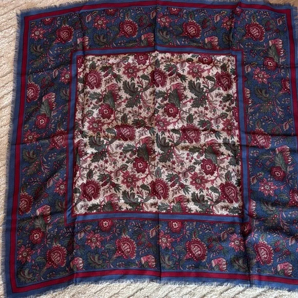 Vntg. Frederick & Nelson Wool Floral Blue and Burgundy Scarf - Picture 3 of 4